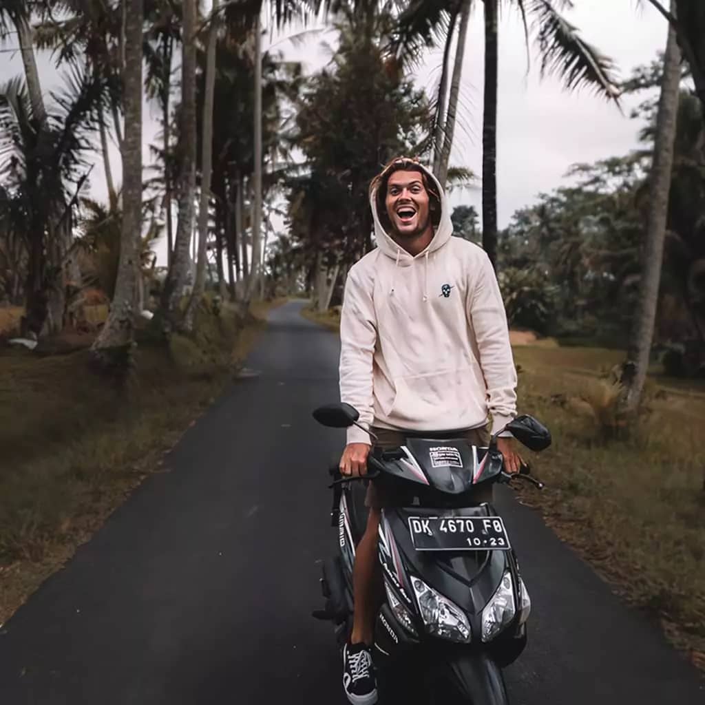 Rent Scooter in Bali : The Ultimate Guide For Tips, Safety Advice, Crash Stories & Must-Know Local Hacks
