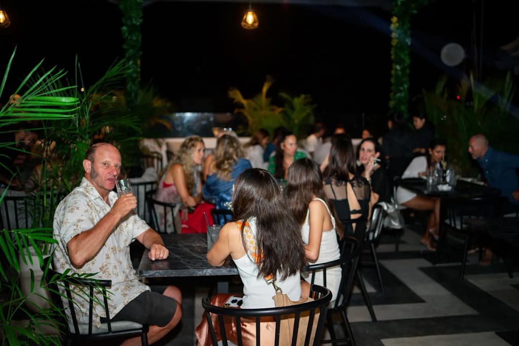 Poise Rooftop: The Urbanite's Anti-Beach Escape