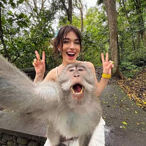 Bali New Rules 2025 for Foreign Tourists: Dress Respectfully, Pay with QRIS, and More!