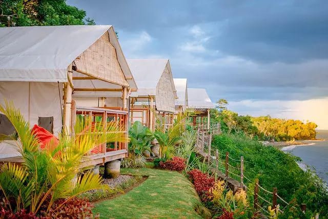 Bali Cliff Glamping: For the Dramatic, Instagram-Worthy Exit