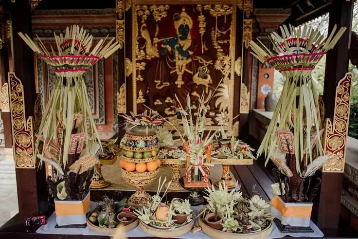 Photo of banten, canang sari and offerings