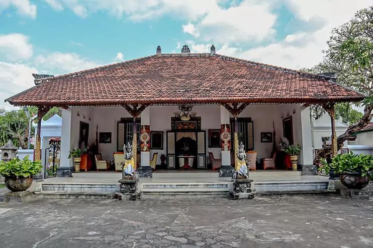 Historical Sites in Buleleng - Puri Agung Singaraja