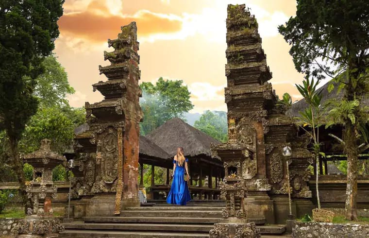 Find peace at Pura Luhur Batukaru, a hidden spiritual gem in the mountains 🌿 A must on your list of things to do in Bedugul!