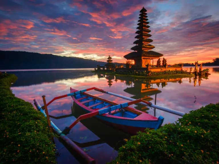 Sunrise view from Pura Ulun Danu – one of the most peaceful things to do in Bedugul