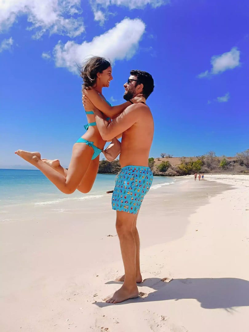 Happy Gueest at Pink Beach Lombok Hey Bali