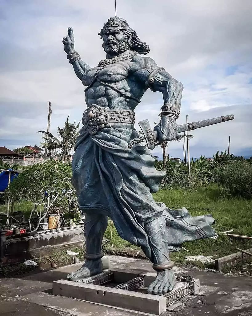 
The statue of the mighty Kebo Iwa stands tall. one of the influential figures in the creation of Lake Batur in Bali.