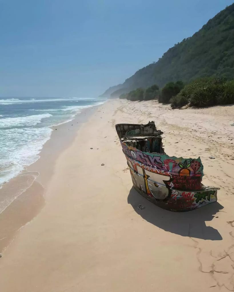 Pantai Nunggalan Bali