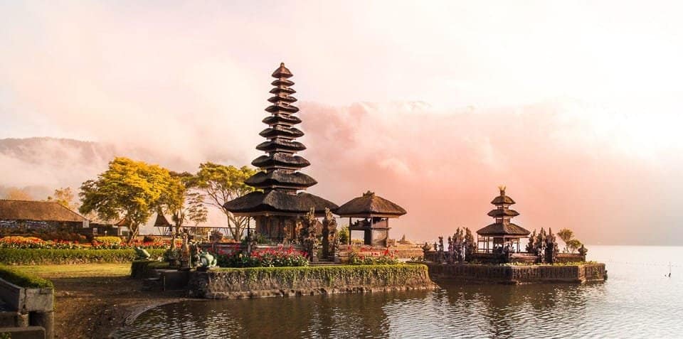 Ulun Danu Tample Lake Bratan