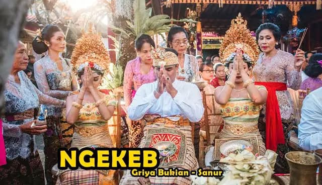 Ngekeb procession in a traditional Balinese wedding