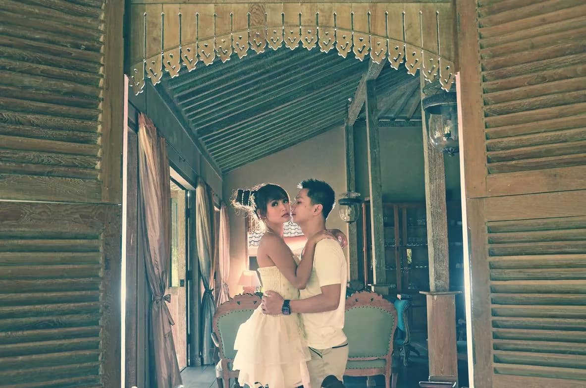 photo of an Indonesian couple at a villa in Bali