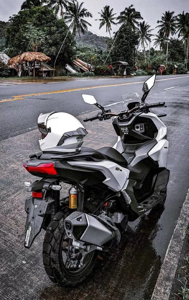 Honda ADV 150/160 - The "Adventure" Poser